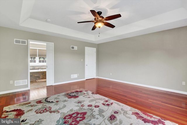 8057 LOFTY HEIGHTS DR, Waynesboro, PA 17268