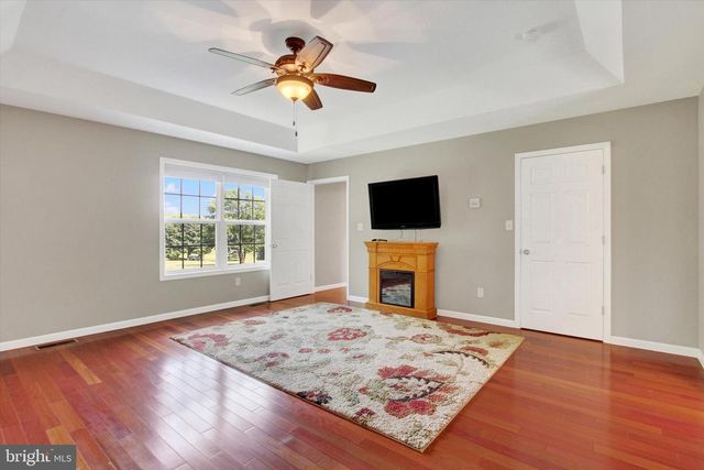 8057 LOFTY HEIGHTS DR, Waynesboro, PA 17268