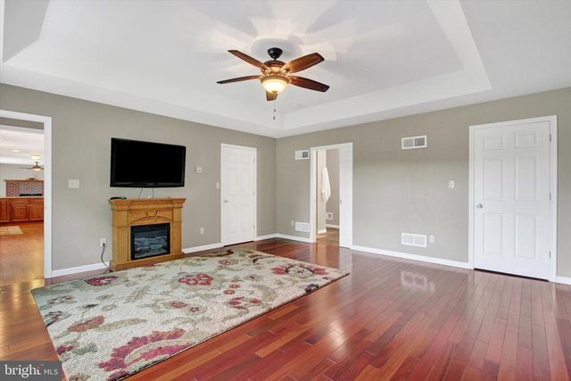 8057 LOFTY HEIGHTS DR, Waynesboro, PA 17268