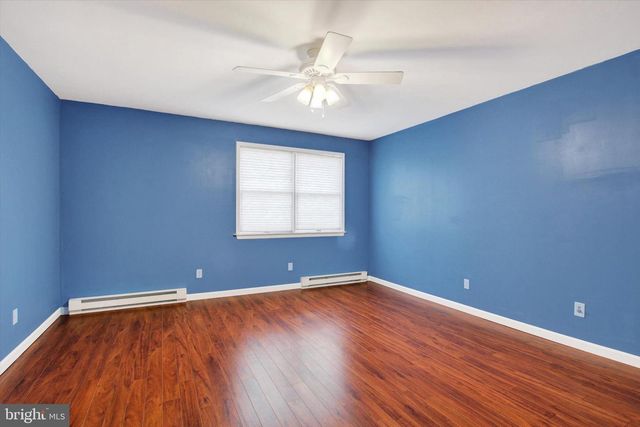 8057 LOFTY HEIGHTS DR, Waynesboro, PA 17268