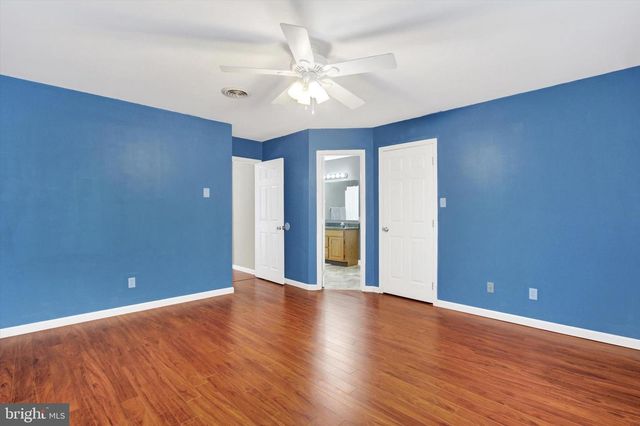 8057 LOFTY HEIGHTS DR, Waynesboro, PA 17268