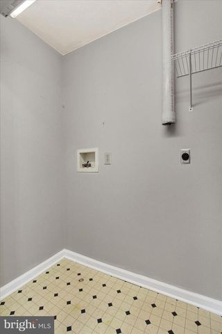 8057 LOFTY HEIGHTS DR, Waynesboro, PA 17268