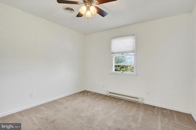 8057 LOFTY HEIGHTS DR, Waynesboro, PA 17268