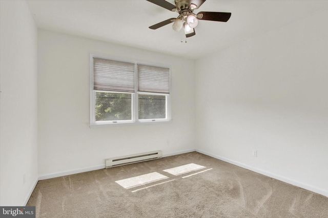 8057 LOFTY HEIGHTS DR, Waynesboro, PA 17268
