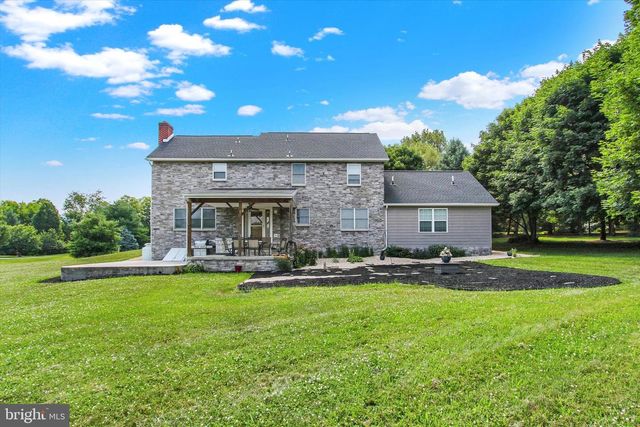 8057 LOFTY HEIGHTS DR, Waynesboro, PA 17268