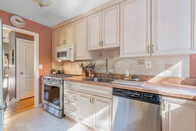 351 Suburban Drive, Toms River, NJ 08753