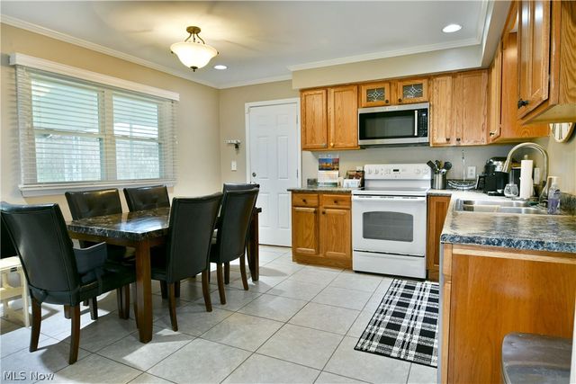 203 Aldrich Road, Austintown, OH 44515