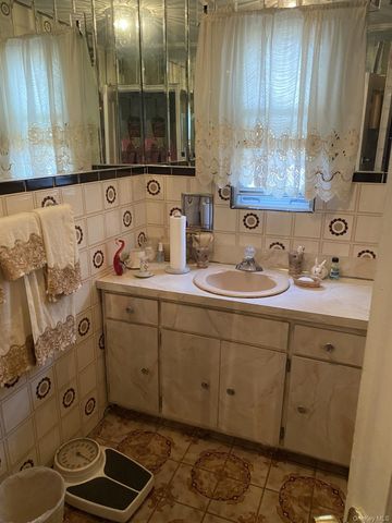 128-22 FRANCIS LEWIS Boulevard, Laurelton, NY 11413