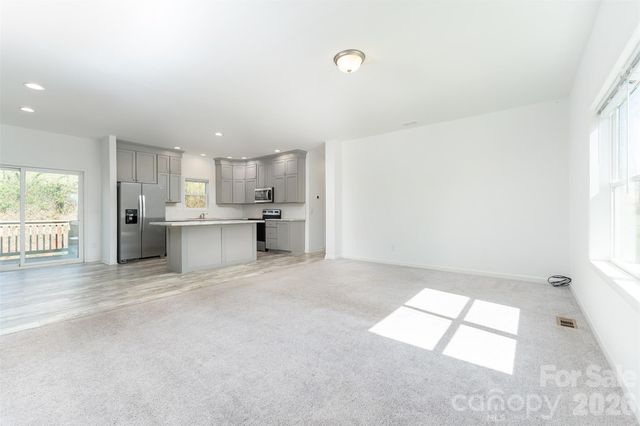 138 Indian Paintbrush Lane, Alexander, NC 28701