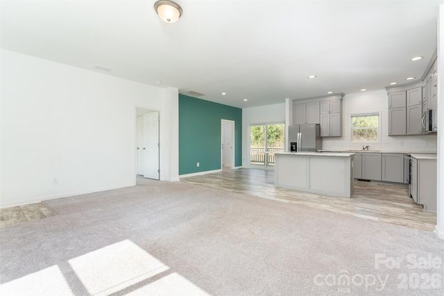 138 Indian Paintbrush Lane, Alexander, NC 28701