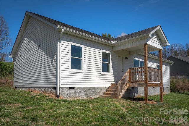 138 Indian Paintbrush Lane, Alexander, NC 28701