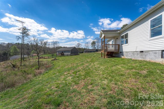 138 Indian Paintbrush Lane, Alexander, NC 28701
