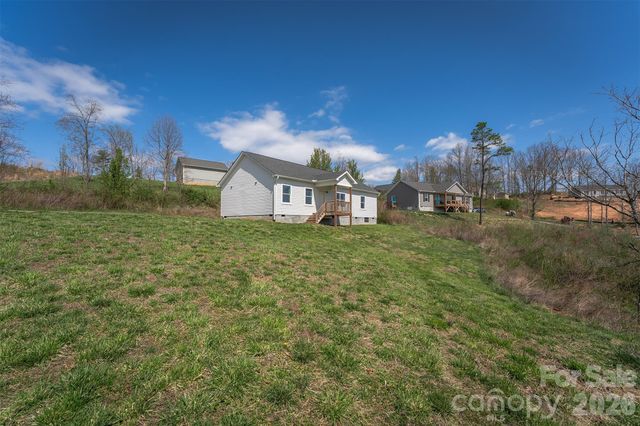 138 Indian Paintbrush Lane, Alexander, NC 28701