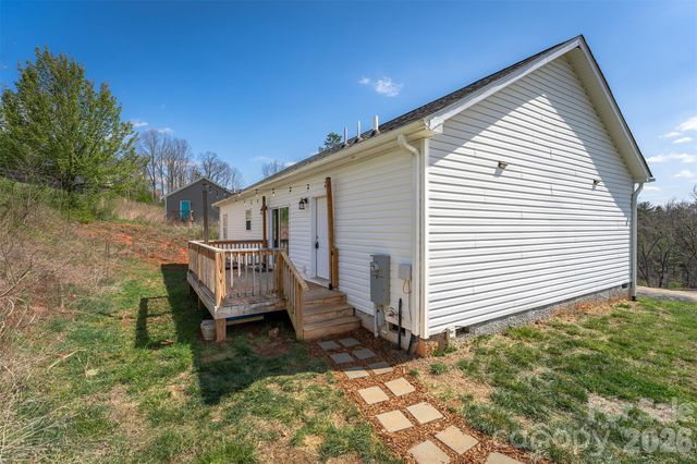 138 Indian Paintbrush Lane, Alexander, NC 28701