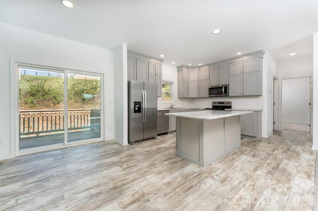 138 Indian Paintbrush Lane, Alexander, NC 28701