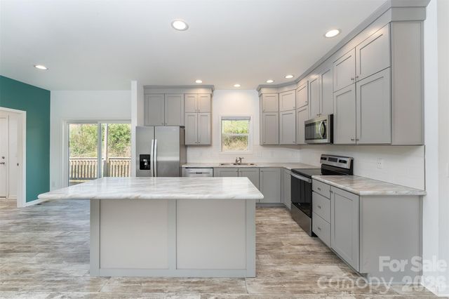 138 Indian Paintbrush Lane, Alexander, NC 28701