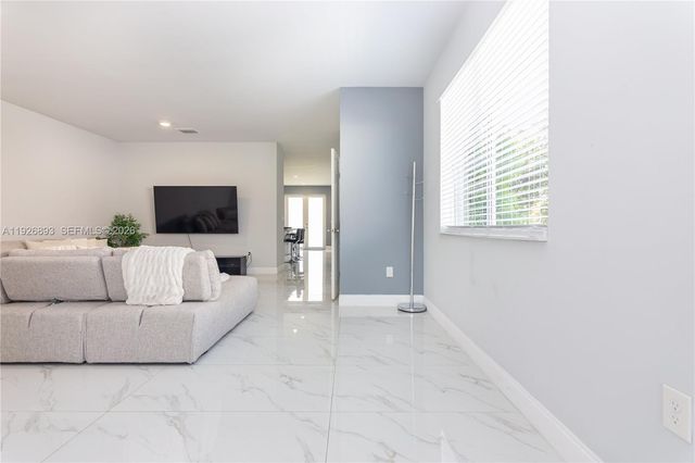 1968 NW 25th Avenue, Miami, FL 33125