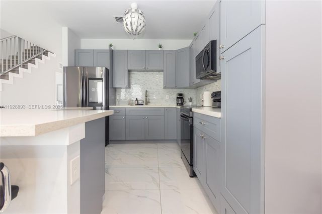 1968 NW 25th Avenue, Miami, FL 33125