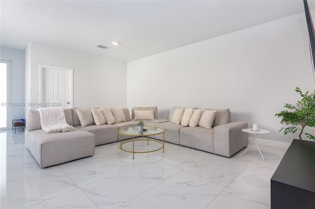 1968 NW 25th Avenue, Miami, FL 33125
