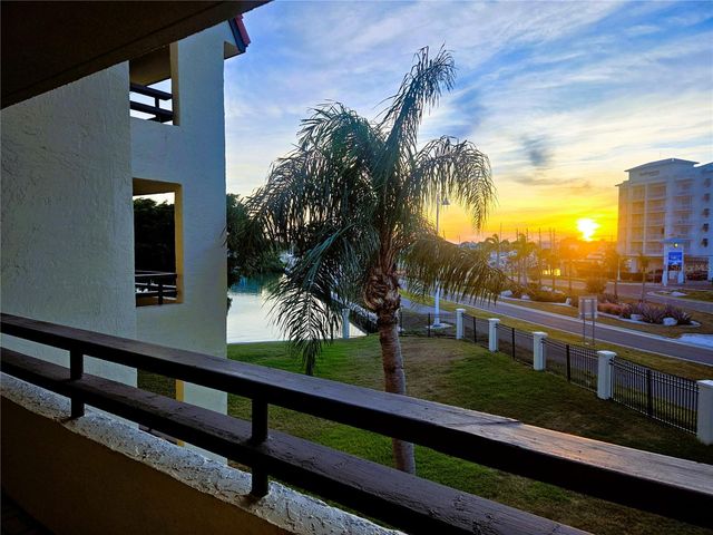 106 1ST STREET E 215, St Petersburg, FL 33715