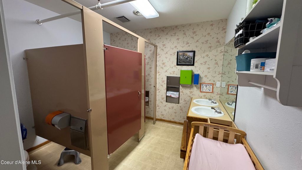 102 S Division Ave, Sandpoint, ID 83864 photo 33