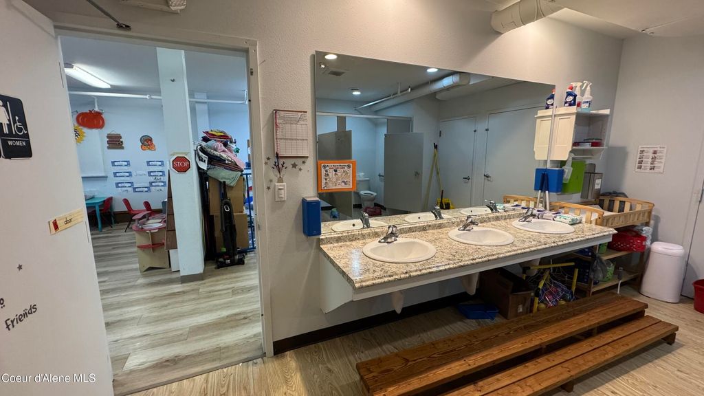 102 S Division Ave, Sandpoint, ID 83864 photo 60