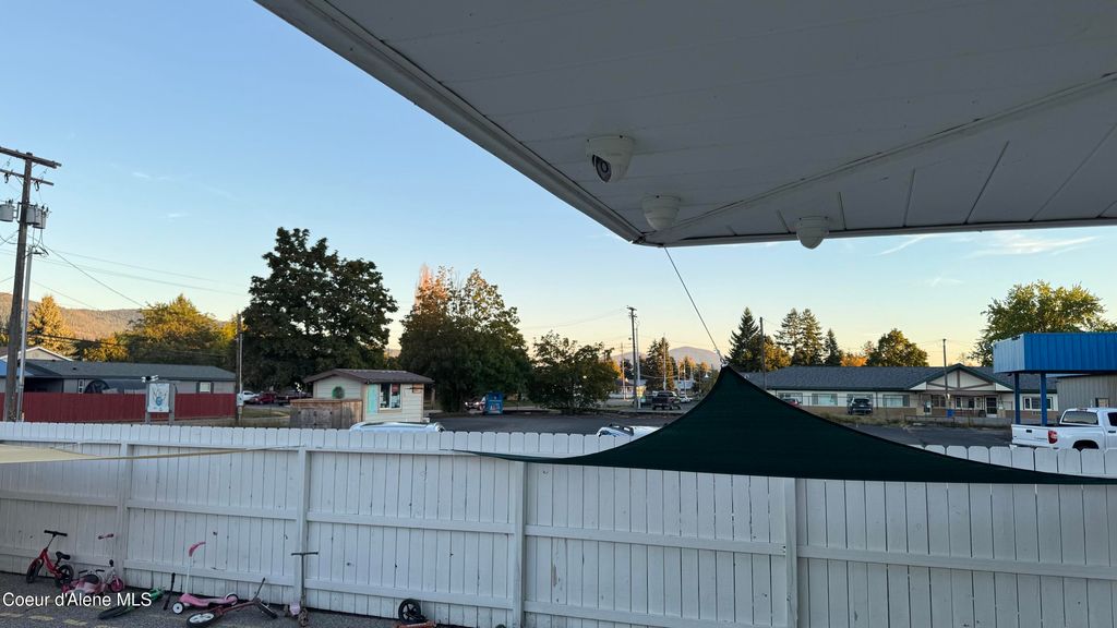 102 S Division Ave, Sandpoint, ID 83864 photo 9