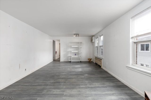 7 Delafield Ave, Rutherford Boro, NJ 07070