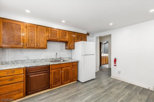 7 Delafield Ave, Rutherford Boro, NJ 07070