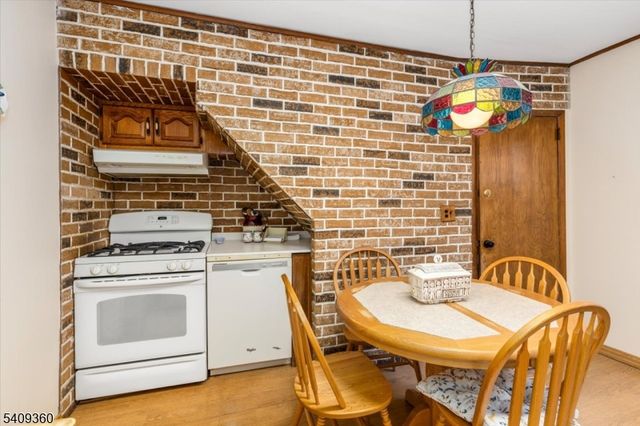 7 Delafield Ave, Rutherford Boro, NJ 07070