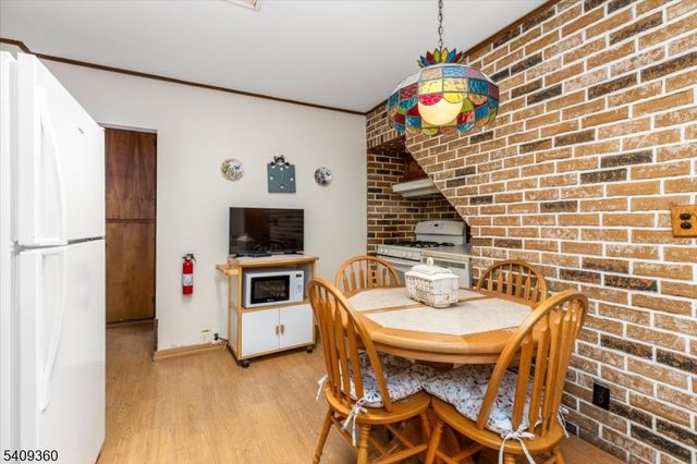 7 Delafield Ave, Rutherford Boro, NJ 07070