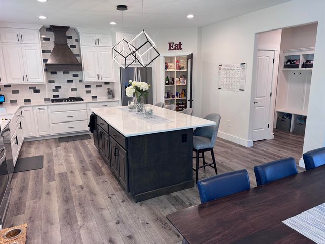 54792 Columbia Bay Drive, Osceola, IN 46561