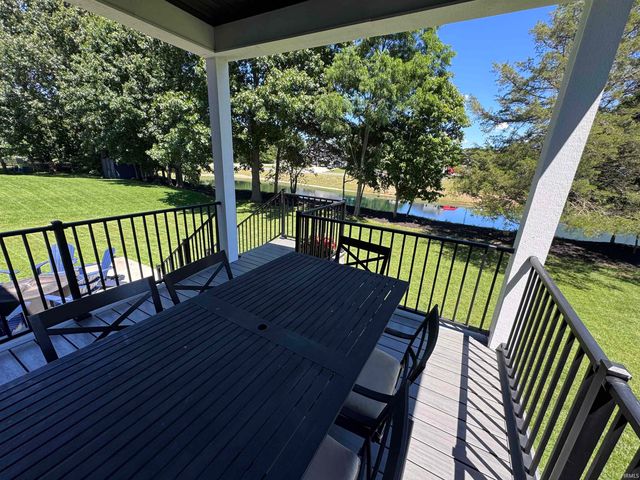 54792 Columbia Bay Drive, Osceola, IN 46561