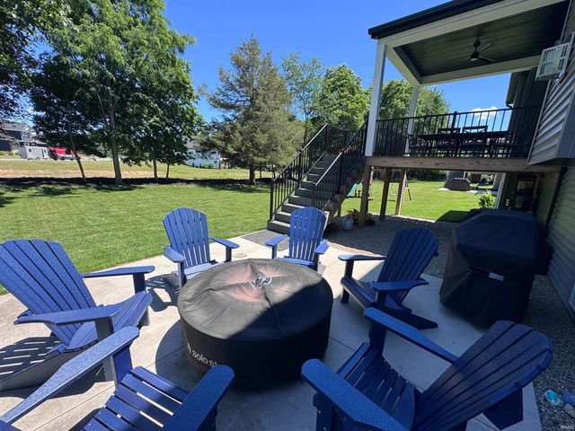 54792 Columbia Bay Drive, Osceola, IN 46561