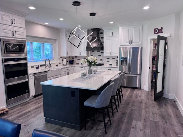 54792 Columbia Bay Drive, Osceola, IN 46561