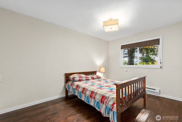 8032 SW Hawthorne Lane, Vashon, WA 98070