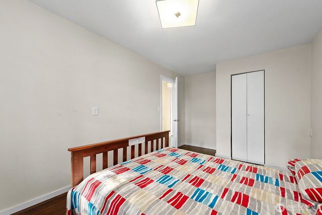 8032 SW Hawthorne Lane, Vashon, WA 98070