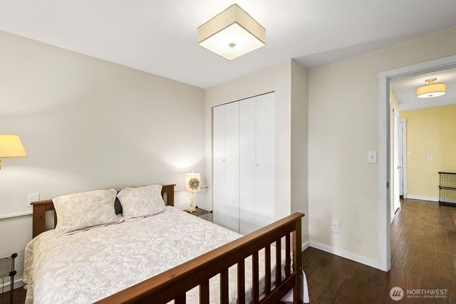 8032 SW Hawthorne Lane, Vashon, WA 98070