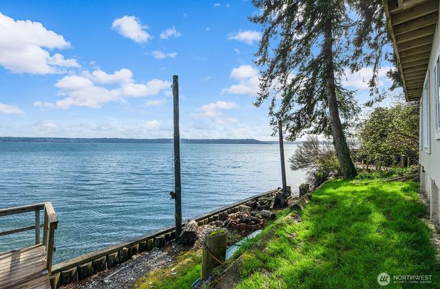 8032 SW Hawthorne Lane, Vashon, WA 98070