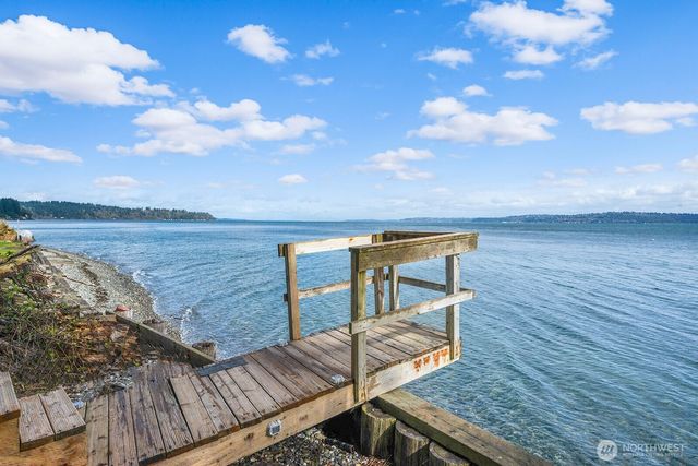 8032 SW Hawthorne Lane, Vashon, WA 98070