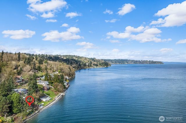8032 SW Hawthorne Lane, Vashon, WA 98070