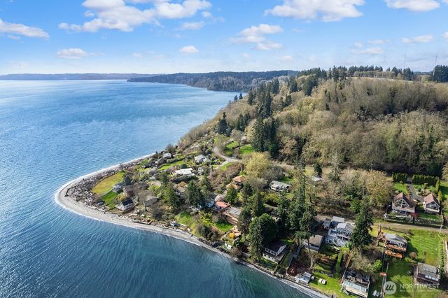 8032 SW Hawthorne Lane, Vashon, WA 98070