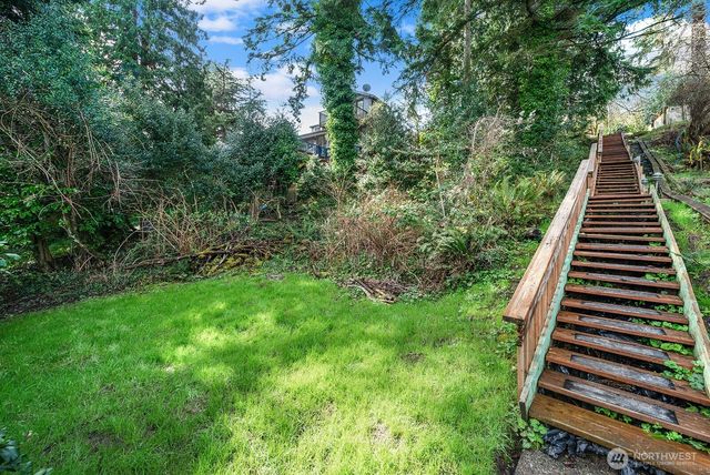 8032 SW Hawthorne Lane, Vashon, WA 98070