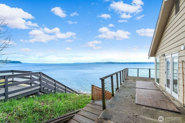 8032 SW Hawthorne Lane, Vashon, WA 98070