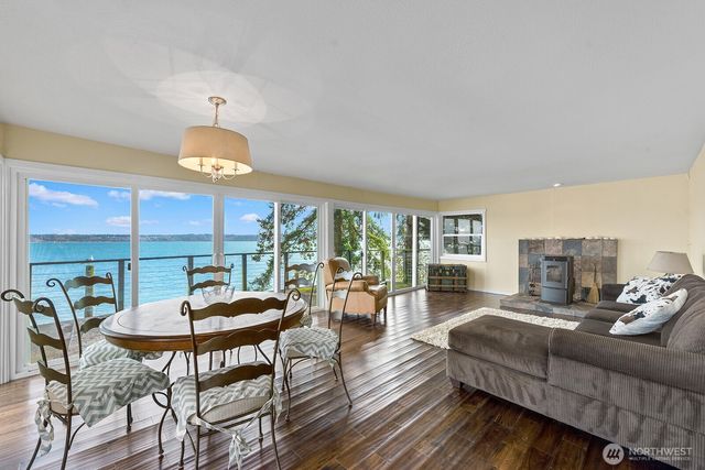 8032 SW Hawthorne Lane, Vashon, WA 98070