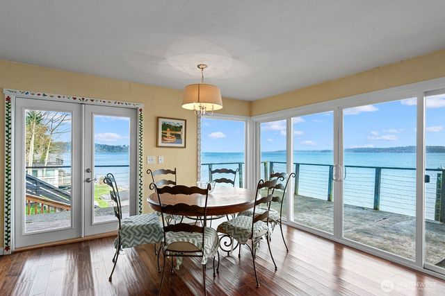 8032 SW Hawthorne Lane, Vashon, WA 98070