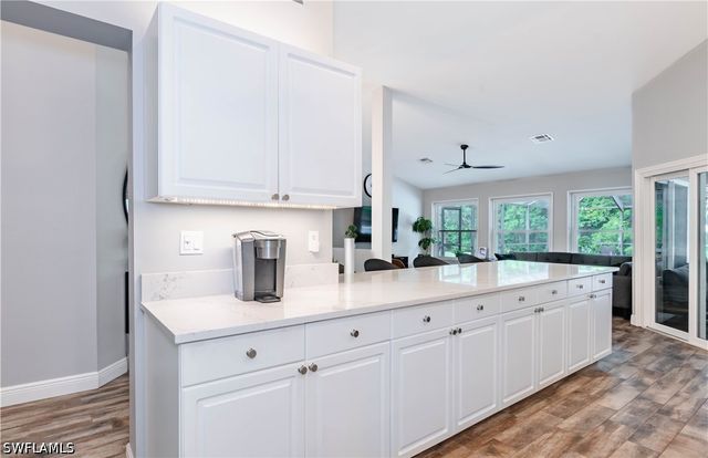 7653 Citrus Hill LN, Naples, FL 34109