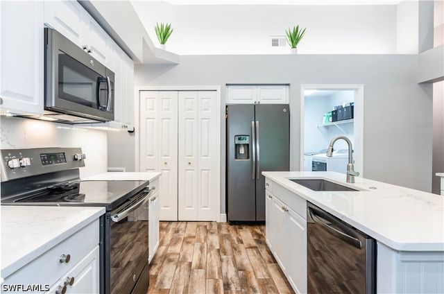 7653 Citrus Hill LN, Naples, FL 34109