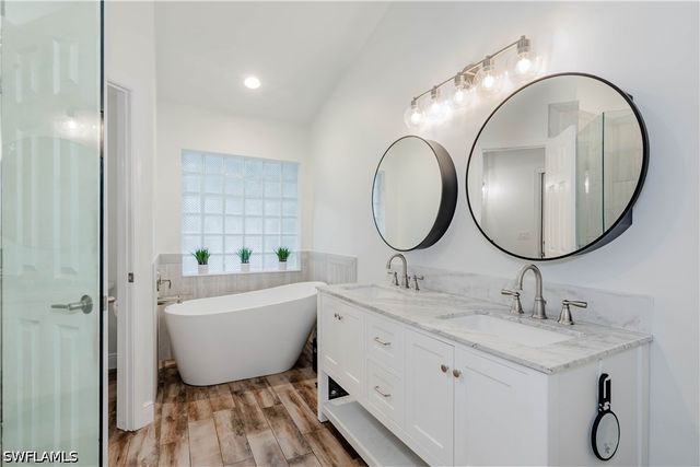 7653 Citrus Hill LN, Naples, FL 34109