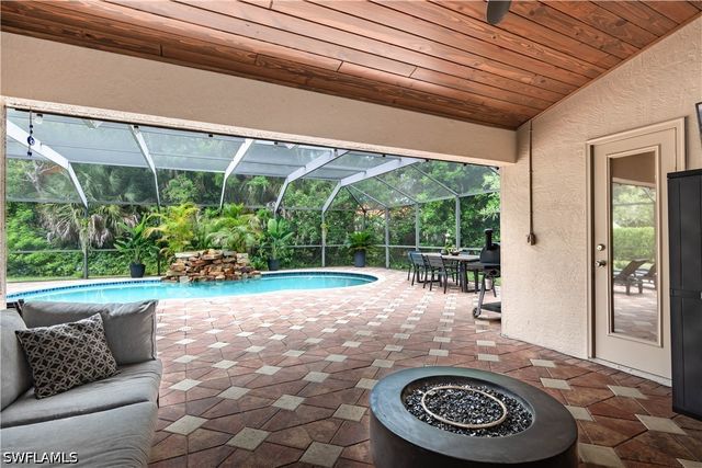 7653 Citrus Hill LN, Naples, FL 34109